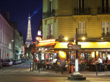 Eiffel Tower and Cafe on Boulevard De La Tour Maubourg, Paris, France Photographie par Jon Arnold
