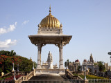 India, Mysore; a Statue of the Maharaja Krishnaraja Wodeyar in the Centre of Mysore Impressão fotográfica por Niels Van Gijn India, Mysore; a Statue of the Maharaja Krishnaraja Wodeyar in the Centre of Mysore Impressão fotográfica por Niels Van Gijn
