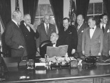 President Harry S. Truman Receiving a Delegation of the Elks Lámina fotográfica President Harry S. Truman Receiving a Delegation of the Elks Lámina fotográfica