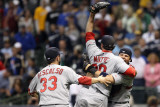 Cardinals v Brewers - Milwaukee, WI - Oct. 16: Daniel Descalso, Jason Motte and Yadier Molina Photographie par Christian Petersen