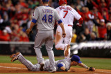 Texas Rangers v St Louis Cardinals, St Louis, MO - Oct. 27: Matt Holliday and Michael Young Fotografie-Druck von Ezra Shaw