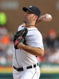 Texas Rangers v Detroit Tigers - Playoffs Game Five, Detroit, MI - October 13: Justin Verlander Photographic Print by Leon Halip