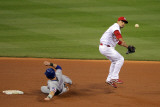 Texas Rangers v St Louis Cardinals, St Louis, MO - Oct. 27: Rafael Furcal and Michael Young Fotografie-Druck von Doug Pensinger