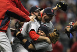 Cardinals v Brewers - Milwaukee, WI - Oct. 16: Jason Motte, Yadier Molina and Daniel Descalso Photographie par Jonathan Daniel