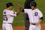 Texas Rangers v Detroit Tigers - Game Four, Detroit, MI - October 12: Brandon Inge and Ryan Raburn Lámina fotográfica por Leon Halip Texas Rangers v Detroit Tigers - Game Four, Detroit, MI - October 12: Brandon Inge and Ryan Raburn Lámina fotográfica por Leon Halip