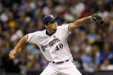 St Louis Cardinals v Milwaukee Brewers - Game Six, Milwaukee, WI - October 16: Takashi Saito Fotografisk tryk af Christian Petersen