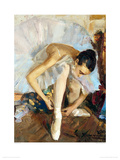 Ballerina Fixing Her Shoe Giclee-trykk av Vasily Bratanyuk Ballerina Fixing Her Shoe Giclee-trykk av Vasily Bratanyuk