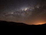 The Milky Way Setting Behind the Hills of Azul, Argentina Photographie par  Stocktrek Images