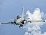 A Dassault Rafale of the French Air Force in Flight over Brazil Fotografie-Druck von  Stocktrek Images