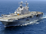 The Amphibious Assault Ship USS Peleliu in Transit in the Pacific Ocean Photographie par  Stocktrek Images