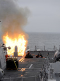 A Tomahawk Missile Launch Aboard USS Sterett Lámina fotográfica por Stocktrek Images A Tomahawk Missile Launch Aboard USS Sterett Lámina fotográfica por Stocktrek Images