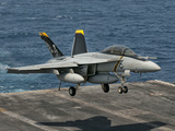 An F/A-18F Super Hornet Prepares to Land Aboard USS Eisenhower Photographie par  Stocktrek Images