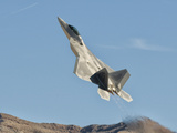 A U.S. Air Force F-22 Raptor Takes Off from Nellis Air Force Base, Nevada Fotografie-Druck von  Stocktrek Images