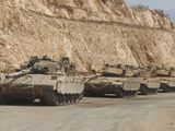 Israeli Defense Force Merkava Mark IV Battle Tanks En Route to Lebanon Photographie par  Stocktrek Images