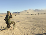 A Soldier Documents a CH-47 Chinook During a Full-Spectrum Operations Exercise Lámina fotográfica por Stocktrek Images