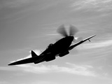 A Supermarine Spitfire MK-18 in Flight Photographie par  Stocktrek Images