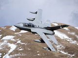 A Royal Air Force Tornado GR4 During Low Fly Training in North Wales Lámina fotográfica por Stocktrek Images