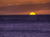 Setting Sun in the Pacific Ocean, Near the Island of Maui, Hawaii Photographic Print by Pete Ryan