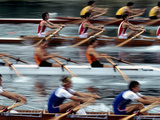 Crew Teams Race on Lake Banyoles Photographie par Tino Soriano