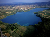 An Aerial View of Lake Banyoles Photographie par Tino Soriano