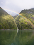 Rainbow over Forest, Endicott Arm, Inside Passage, Southeast Alaska Lámina fotográfica por Konrad Wothe Rainbow over Forest, Endicott Arm, Inside Passage, Southeast Alaska Lámina fotográfica por Konrad Wothe