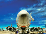 Mechanic Performing Maintenance on a B737-300 in Storage Photographie par Jorge Fajl