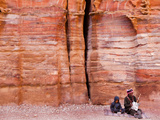 A Musician and a Small Boy at the Street of Facades, Petra Photographie par Kent Kobersteen