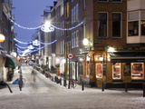 A Street Scene at Christmastime Photographie par Abraham Nowitz