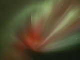 A Brilliant Display of Aurorae in the Yukon Territory Photographie par Paul Nicklen