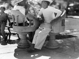 Two Men Talk in One of Merida's Plazas Photographie par Luis Marden