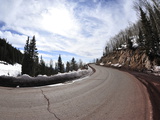 The Winding Road to Ski Basin Photographie par Raul Touzon