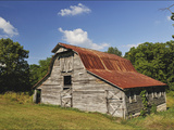 A 100-Year-Old Barn Sits Along Historic Maple Grove Road Photographie par Steve Raymer