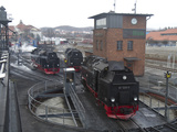 Meter-Gauge 2-10-2T Steam Locomotives on the Turntable and in Shop Areas Photographie par Kent Kobersteen