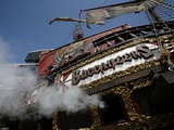 Cowboys Buccaneers Football: Tampa, FL - Cannons Fire From the Pirate Ship Photographie par Brian Blanco