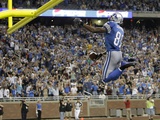 Packers Lions Football: Detroit, MICHIGAN - Calvin Johnson Fotografie-Druck von Paul Sancya