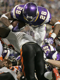APTOPIX Bengals Vikings Football: Minneapolis, MN - Adrian Peterson Photographic Print by Andy King