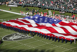 Chiefs Raiders Football: Oakland, CA - The Oakland Colliseum Fotografisk tryk af Jeff Chiu
