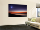 The Moon and Venus at Twilight from the Beach of Pinamar, Argentina Mural por Stocktrek Images The Moon and Venus at Twilight from the Beach of Pinamar, Argentina Mural por Stocktrek Images