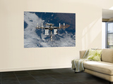 International Space Station Backgropped by a Blue and White Earth Mural por Stocktrek Images International Space Station Backgropped by a Blue and White Earth Mural por Stocktrek Images