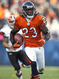 Chicago Bears' Devin Hester (23) returns a punt in the fourth quarter of...