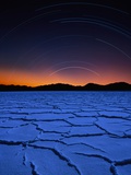 Star Trails Over Salt Pan Photographie par Bill Ross