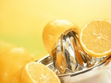 Guenter Rossenbach - Lemons and a fruit-press Fotografická reprodukce Guenter Rossenbach - Lemons and a fruit-press Fotografická reprodukce