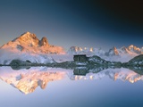 Frank Lukasseck - Aiguilles de Chamonix and and Mont Blanc reflected in Lac Blanc at sunset Fotografická reprodukce