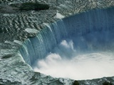 Water Rushing over Horseshoe Falls Photographie par Ron Watts