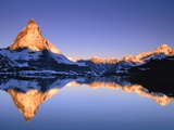 Matterhorn reflected in lake Photographie par Frank Lukasseck