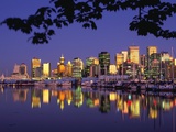 Vancouver and Lost Lagoon at Night Photographie par Ron Watts