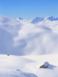 Hut in mountains, winter, Lenzerheide, Graubunden Canton, Switzerland Lámina fotográfica