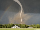 Tornado near House in Kansas Fotografie-Druck von Eric Nguyen