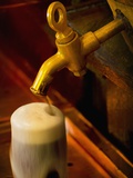 Beer on Tap at the Schlenkerla Brewery Photographie par Bruno Ehrs