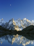 Aiguilles de Chamonix and and Mont Blanc reflected in Lac Blanc at sunset Fotografie-Druck von Frank Lukasseck